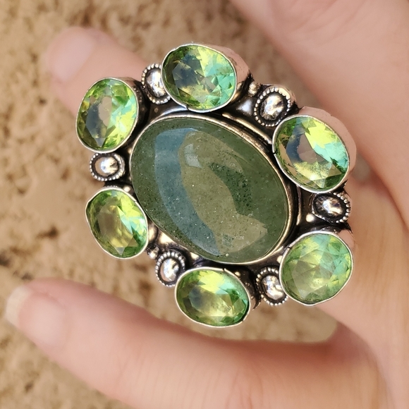 New Oversized Green Apatite and Tsavorite 925 Silver Statement Ring. - Picture 11 of 16